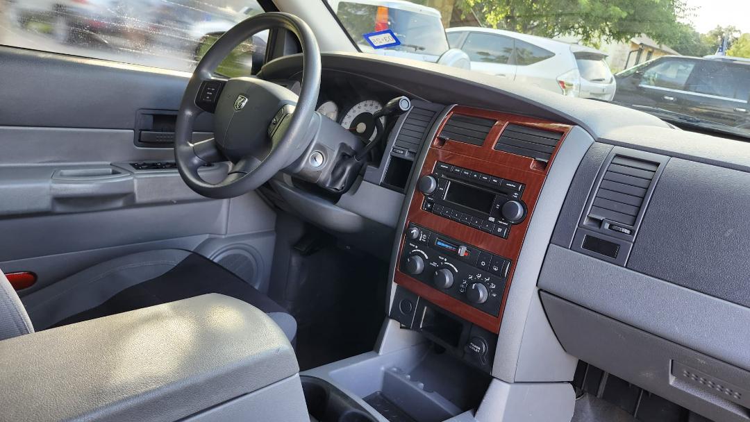 Dodge Durango, Front Console